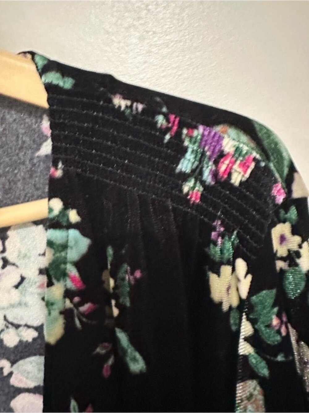Zara Trafaluc Floral Velvet Wrap Dress Black Pink Long Sleeve Size L - Picture 8 of 10